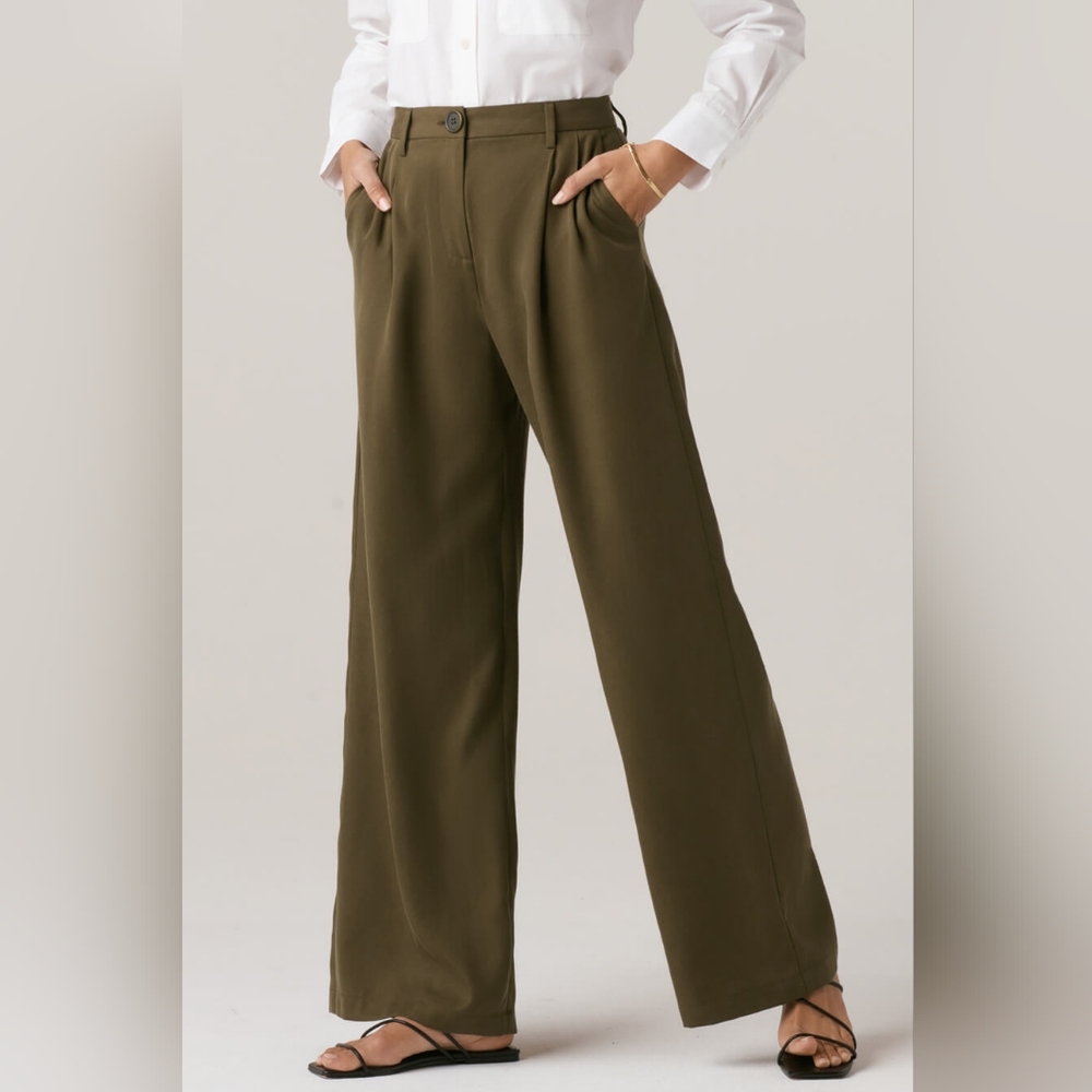 VETTA Olive Wide-Leg Trousers with Pleats